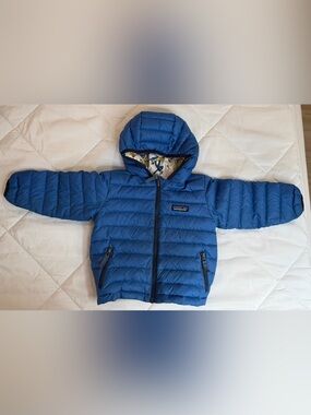 Patagonia Reversible Down Sweater Hoodie Toddlers' 6-12 M Blue READ Jacket